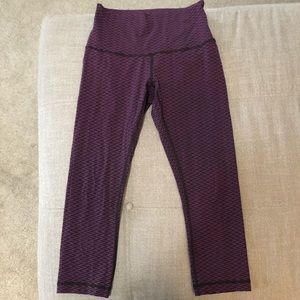 Lulu wunder under capris